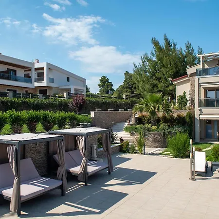 Sara Apartahotel *