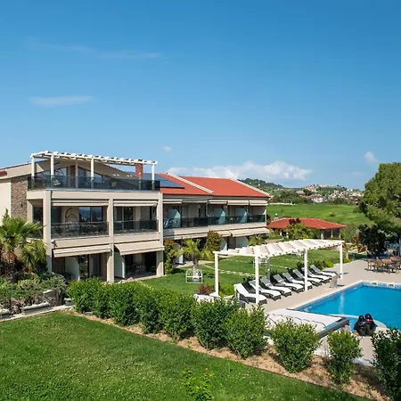 Sara Apartahotel *