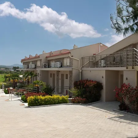 Sara Apartahotel *