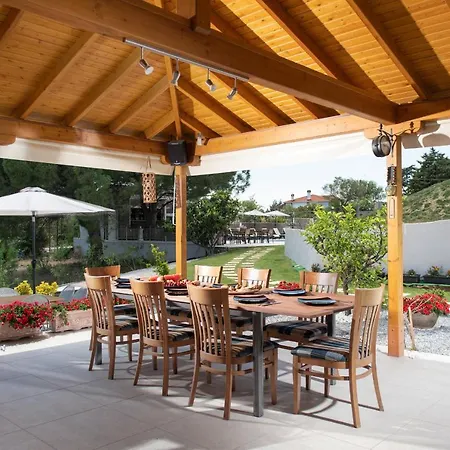 Sara شقة فندقية نيكيتي