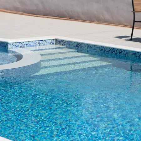 Sara 4* نيكيتي