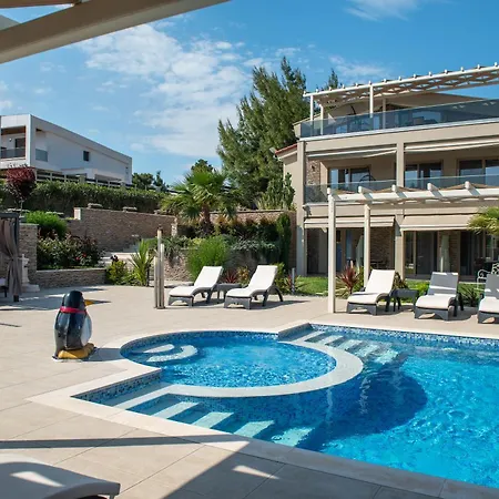Aparthotel Sara