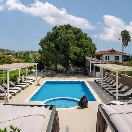 Sara Aparthotel Nikiti (Sithonia)