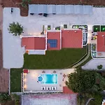Sara 公寓式酒店 4*