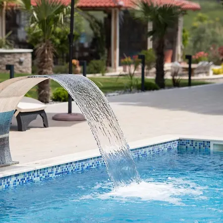 Sara Apartmanhotel Nikíti