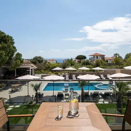 Sara Apartmanhotel Nikíti