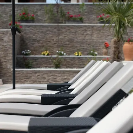 Sara Aparthotel