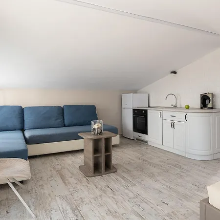 Sara Apartmanhotel Nikíti